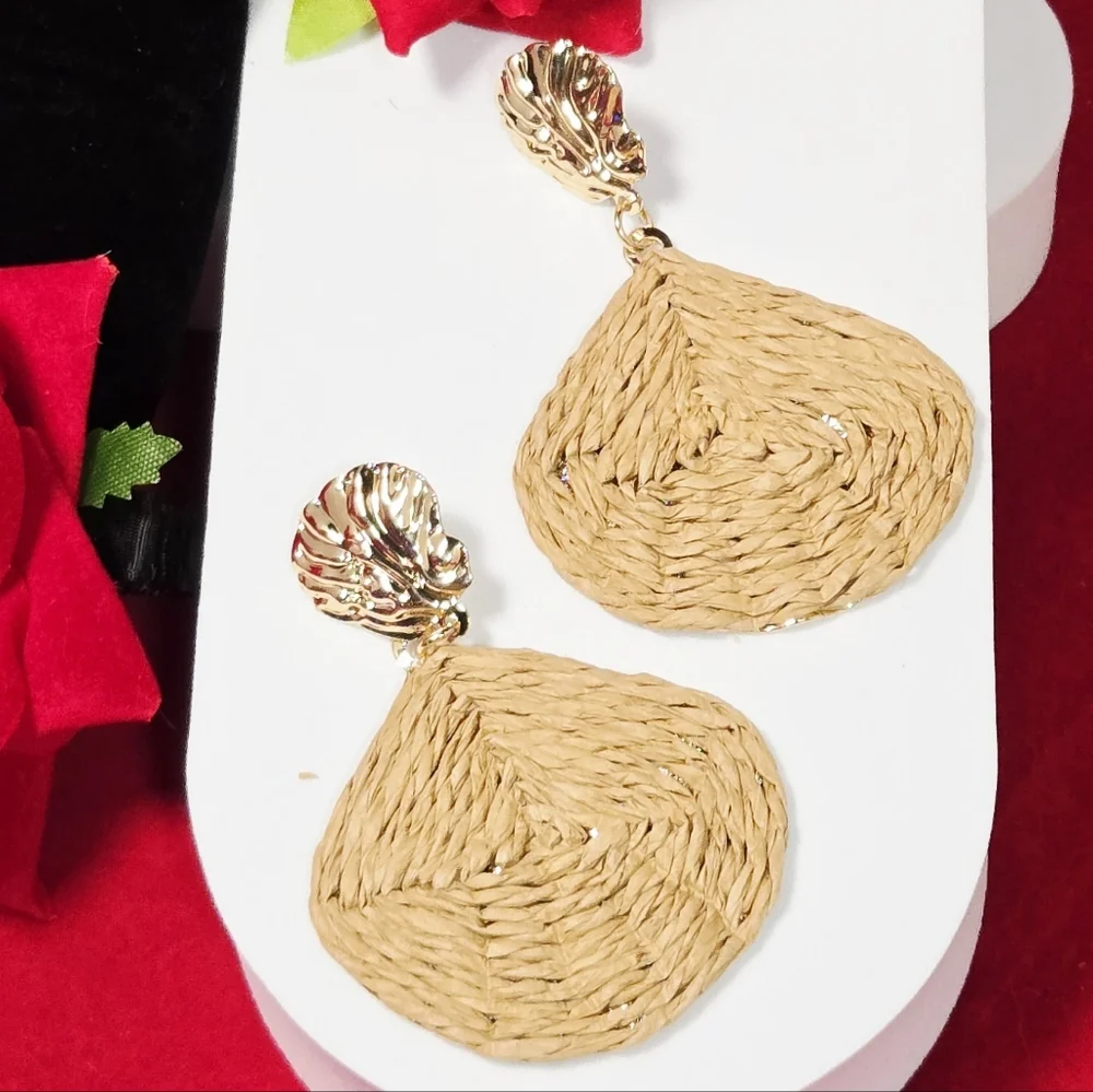 Gold Raffia Seashell Earrings Coastal Resort Statement Dangles Euro Summer Chic
